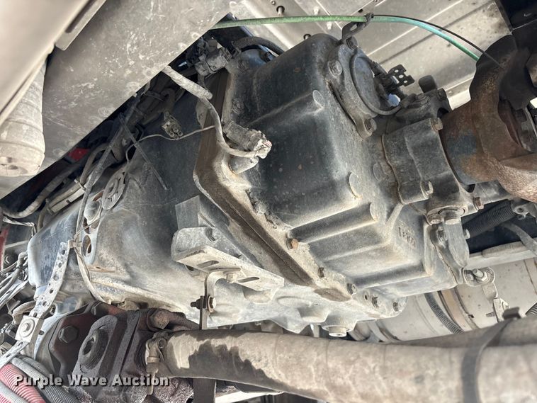 image for item YA3948 2018 Peterbilt 579 semi truck