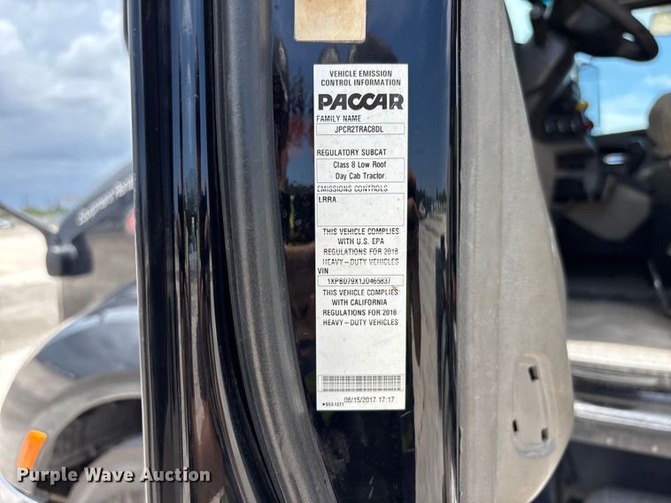 image for item YA3948 2018 Peterbilt 579 semi truck