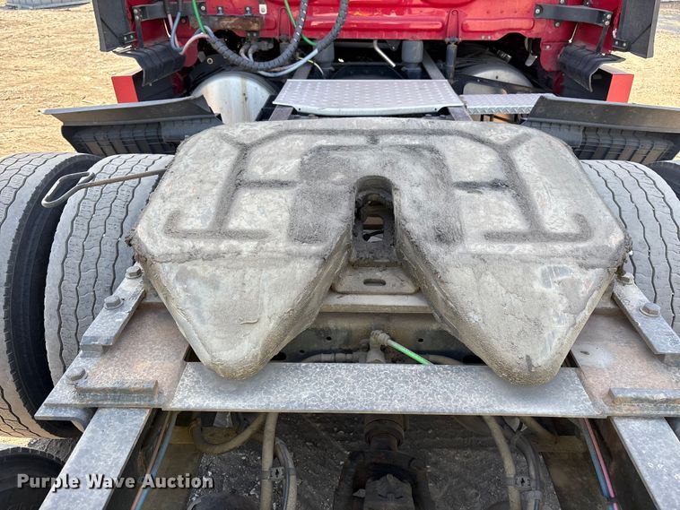 image for item YA3950 2021 Freightliner Cascadia semi truck