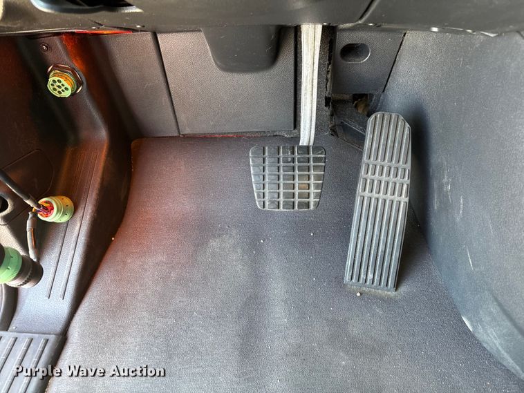 image for item YA3950 2021 Freightliner Cascadia semi truck