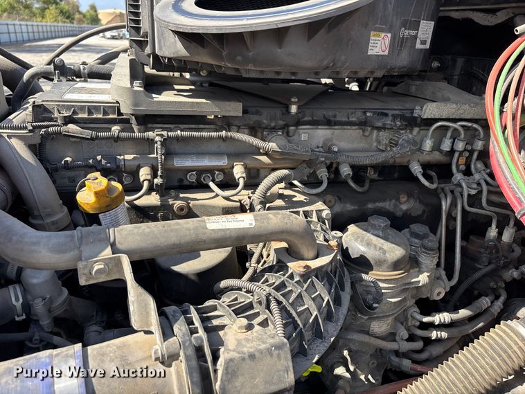 image for item YA3950 2021 Freightliner Cascadia semi truck