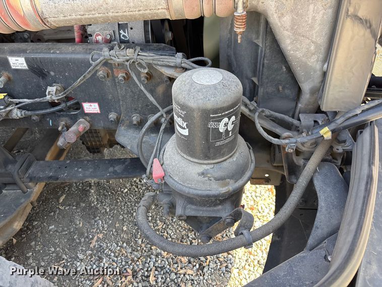 image for item YA3950 2021 Freightliner Cascadia semi truck