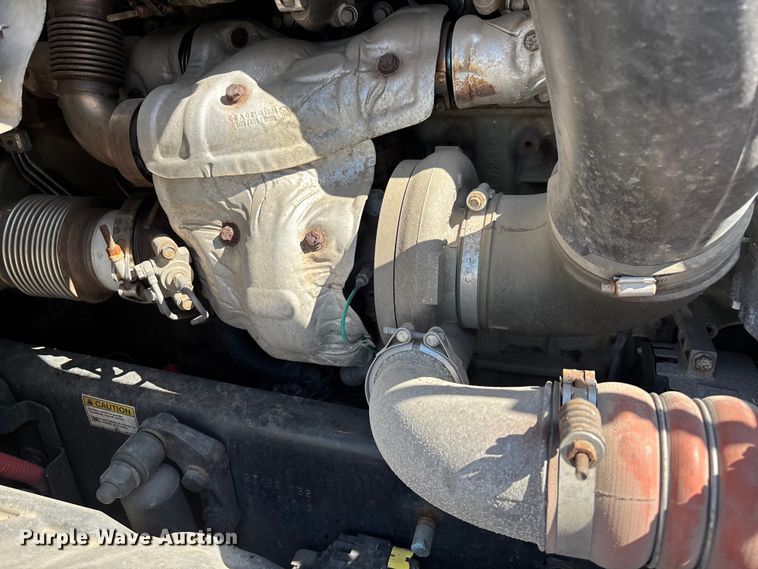 image for item YA3950 2021 Freightliner Cascadia semi truck