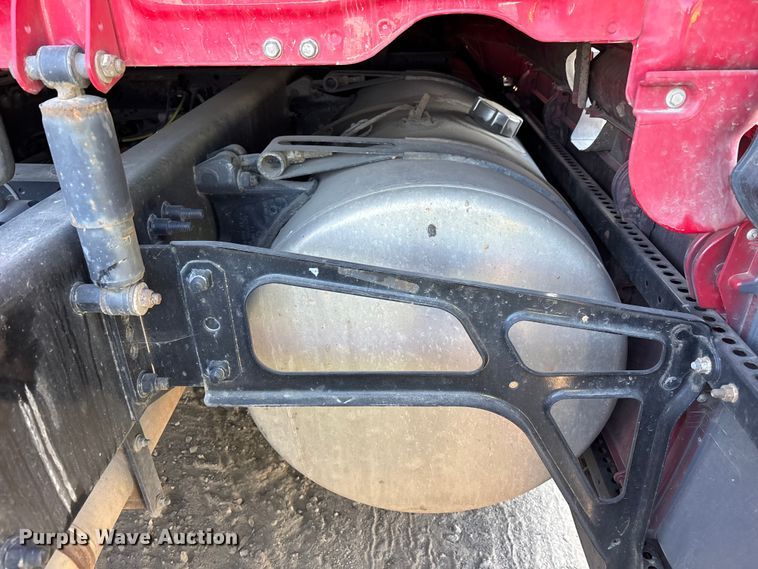 image for item YA3950 2021 Freightliner Cascadia semi truck