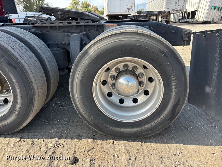 image for item YA3950 2021 Freightliner Cascadia semi truck