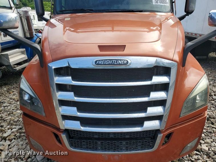 image for item YA3953 2022 Freightliner Cascadia semi truck
