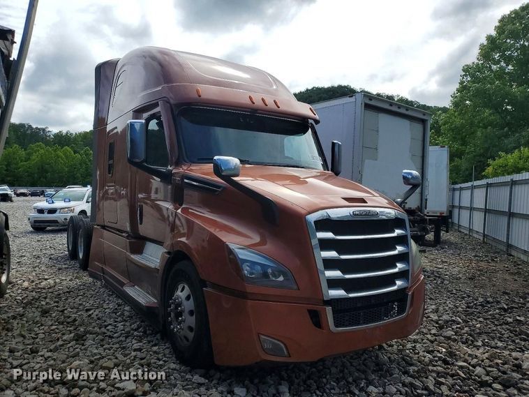image for item YA3953 2022 Freightliner Cascadia semi truck