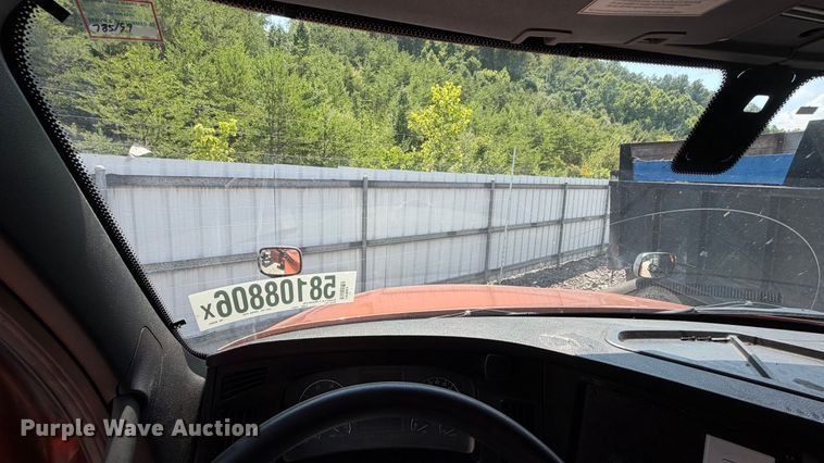 image for item YA3953 2022 Freightliner Cascadia semi truck