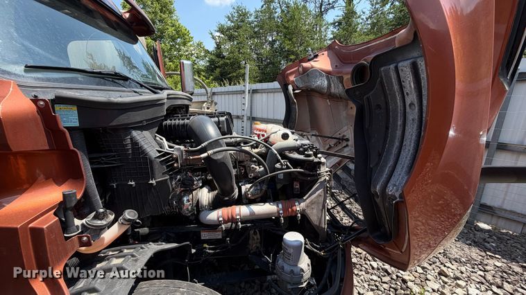image for item YA3953 2022 Freightliner Cascadia semi truck