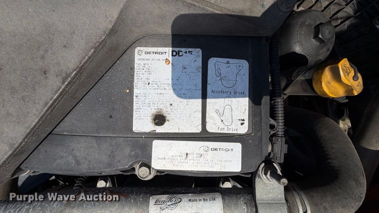 image for item YA3953 2022 Freightliner Cascadia semi truck