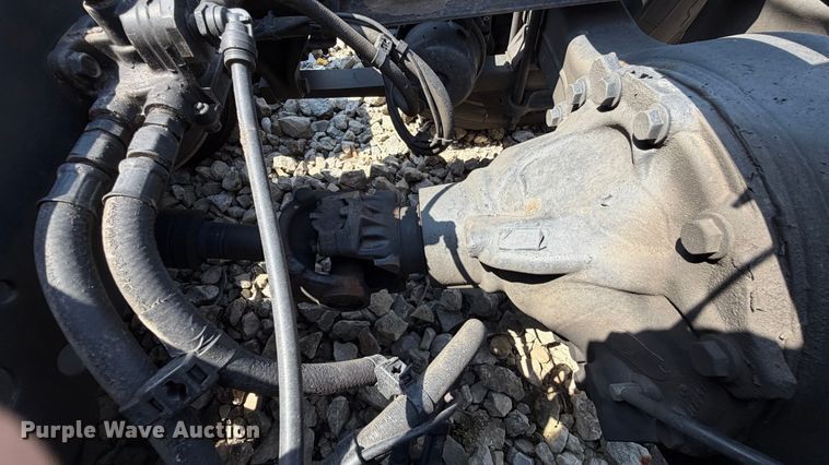 image for item YA3953 2022 Freightliner Cascadia semi truck