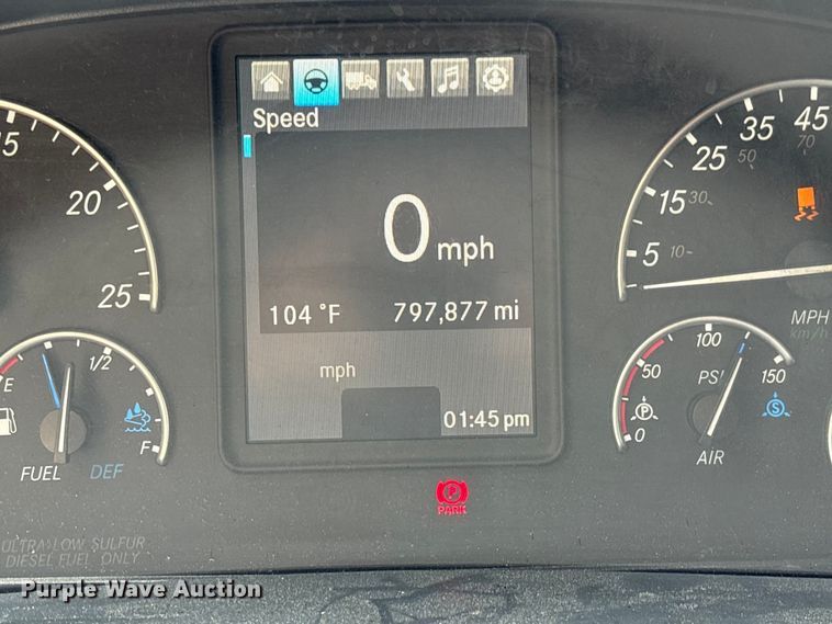 image for item YA4016 2020 Freightliner Cascadia semi truck