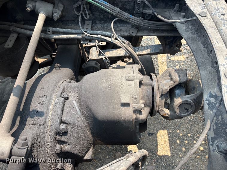 image for item YA4016 2020 Freightliner Cascadia semi truck