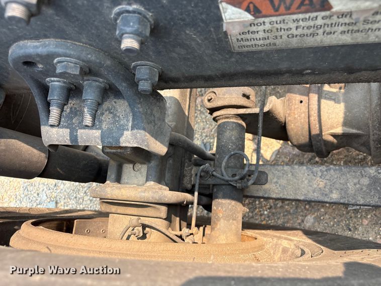 image for item YA4016 2020 Freightliner Cascadia semi truck