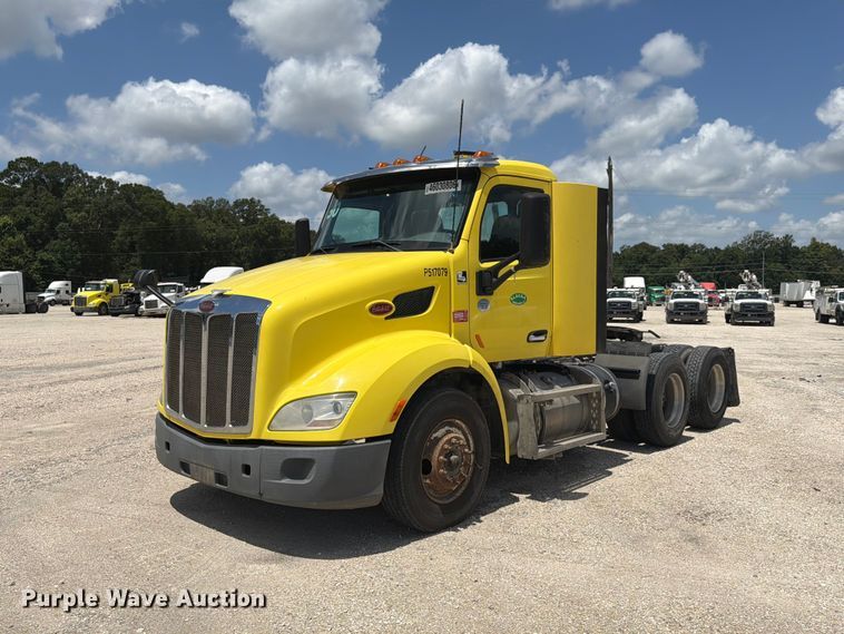 2017 Peterbilt 579 semi truck