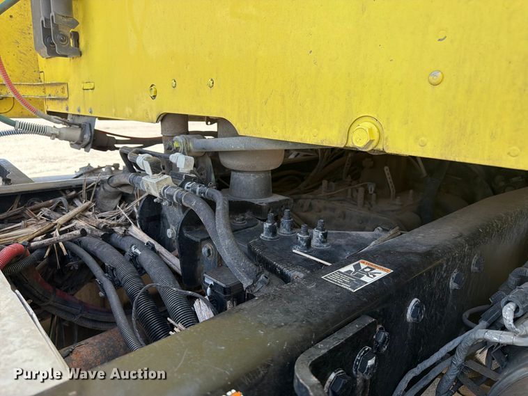 image for item YA4054 2017 Peterbilt 579 semi truck