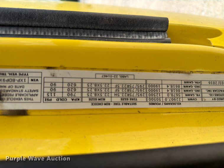 image for item YA4054 2017 Peterbilt 579 semi truck