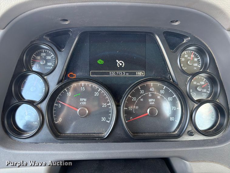 image for item YA4055 2017 Peterbilt 579 semi truck
