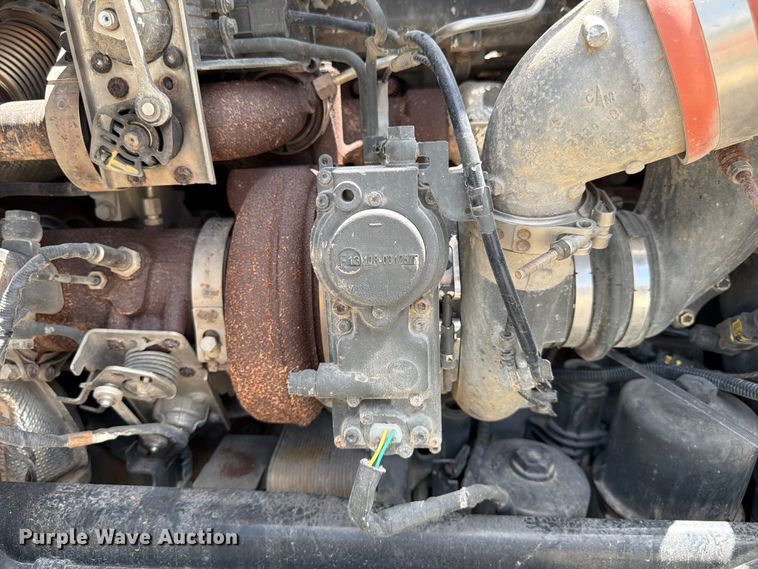 image for item YA4055 2017 Peterbilt 579 semi truck