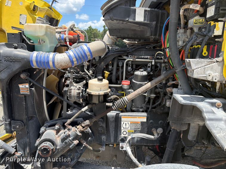 image for item YA4056 2017 Peterbilt 579 semi truck