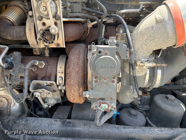 image for item YA4056 2017 Peterbilt 579 semi truck