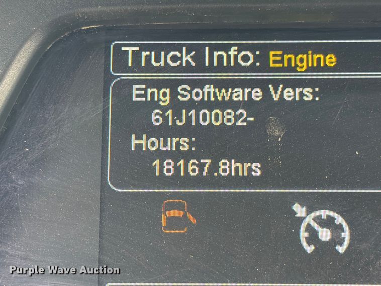 image for item YA4056 2017 Peterbilt 579 semi truck