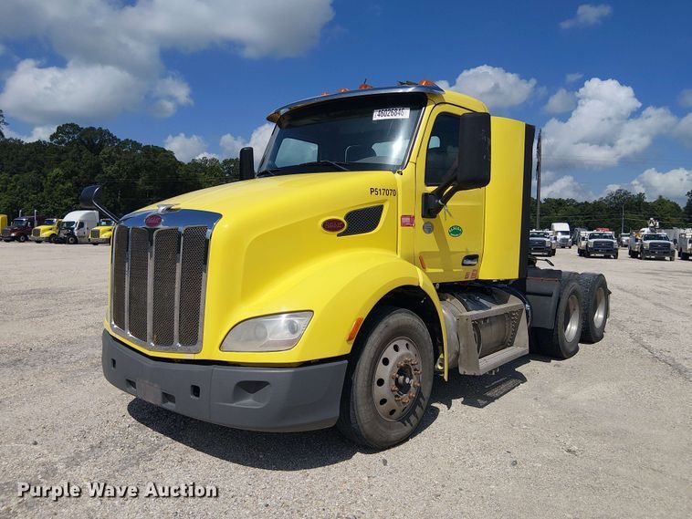 2017 Peterbilt 579 semi truck