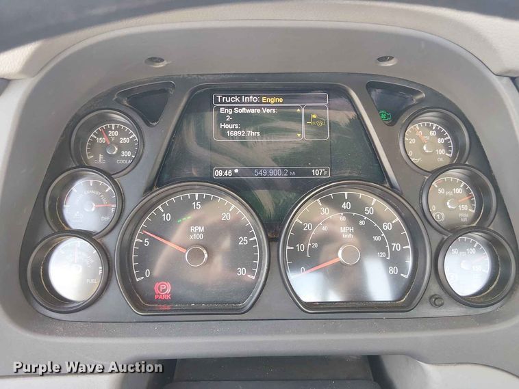 image for item YA4057 2017 Peterbilt 579 semi truck