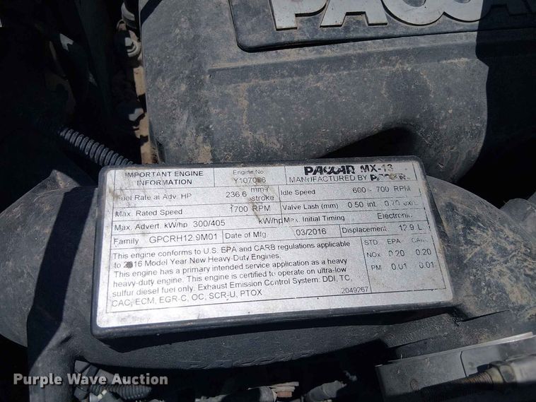 image for item YA4058 2017 Peterbilt 579 semi truck