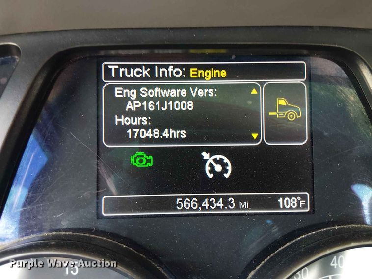 image for item YA4058 2017 Peterbilt 579 semi truck