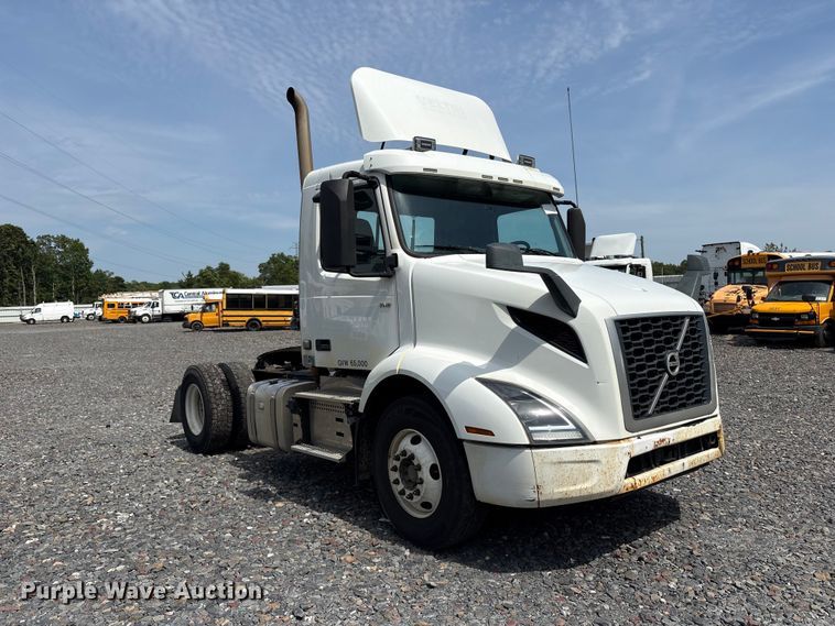image for item YA4080 2019 Volvo VNR semi truck