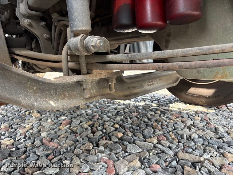 image for item YA4080 2019 Volvo VNR semi truck