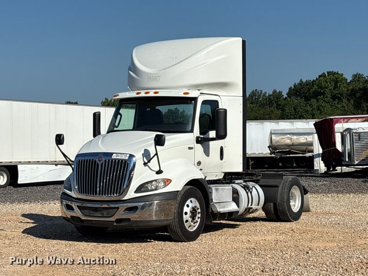 2019 International RH613 semi truck