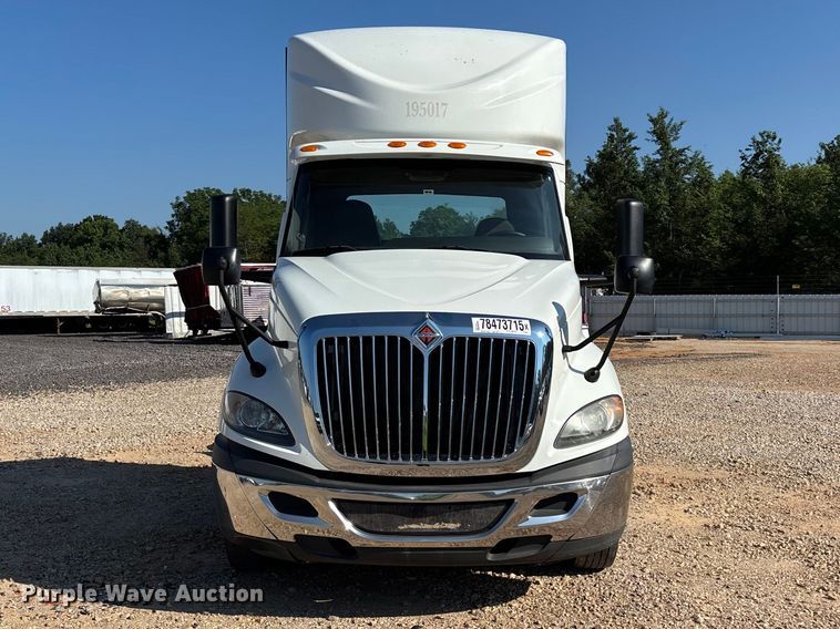image for item YA4094 2019 International RH613 semi truck