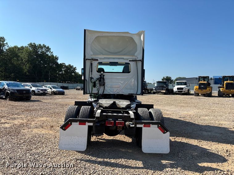 image for item YA4094 2019 International RH613 semi truck