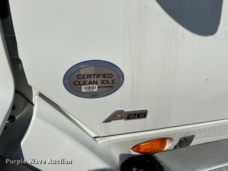 image for item YA4094 2019 International RH613 semi truck