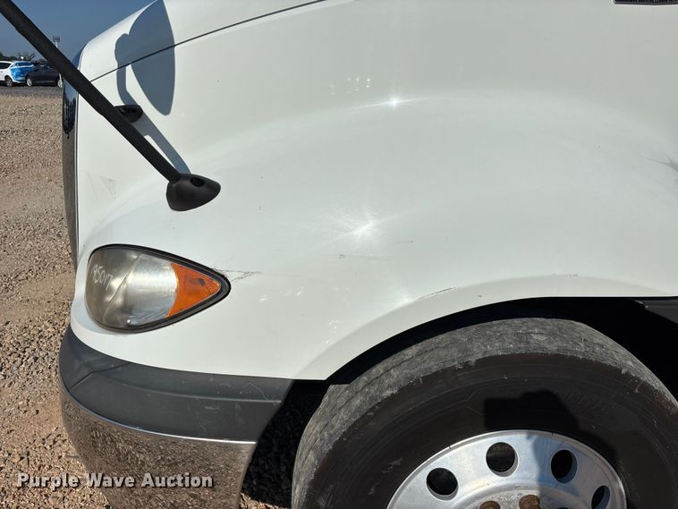 image for item YA4094 2019 International RH613 semi truck