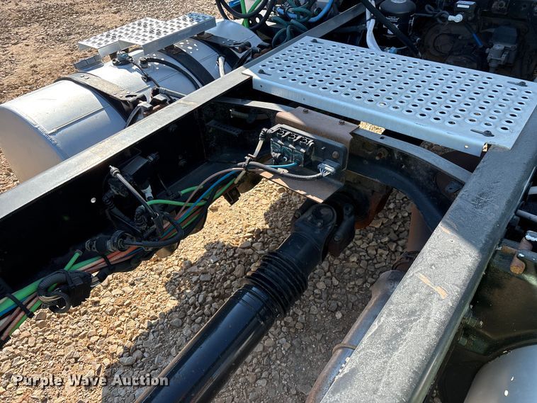 image for item YA4094 2019 International RH613 semi truck