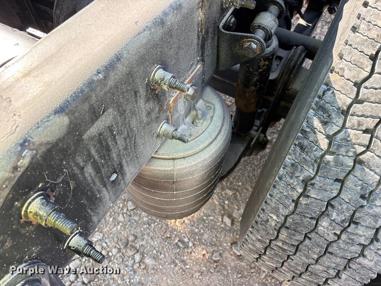 image for item YA4094 2019 International RH613 semi truck
