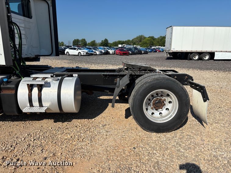 image for item YA4094 2019 International RH613 semi truck