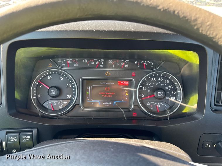image for item YA4094 2019 International RH613 semi truck