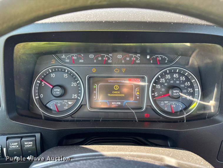 image for item YA4094 2019 International RH613 semi truck
