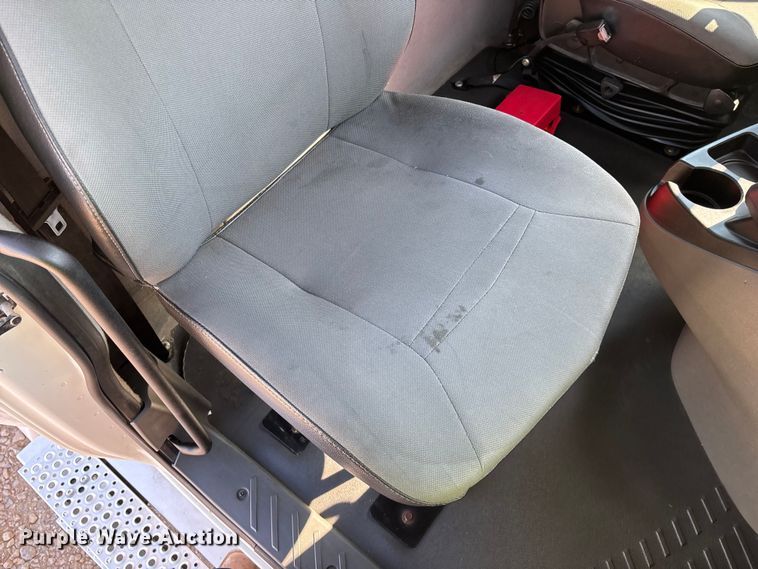 image for item YA4094 2019 International RH613 semi truck