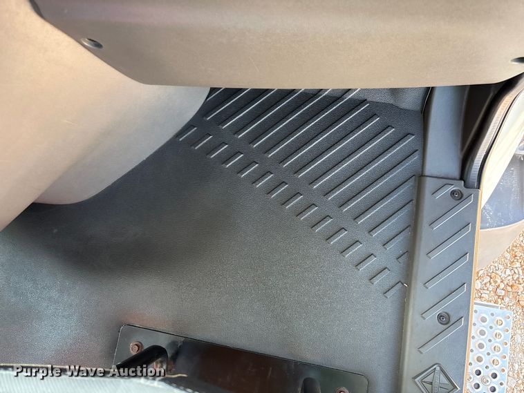 image for item YA4094 2019 International RH613 semi truck