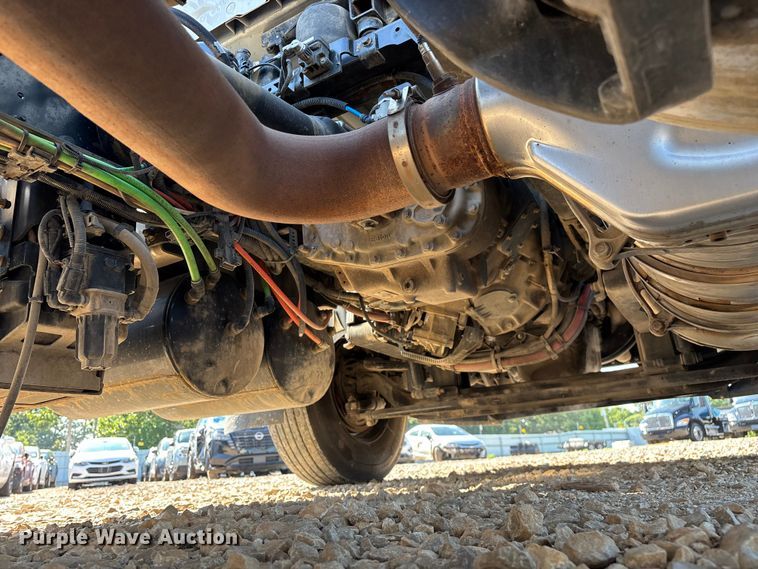 image for item YA4094 2019 International RH613 semi truck