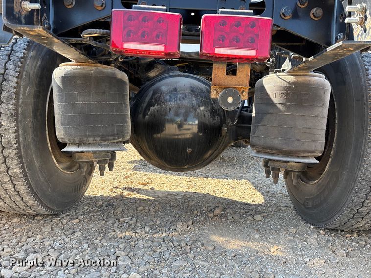 image for item YA4094 2019 International RH613 semi truck