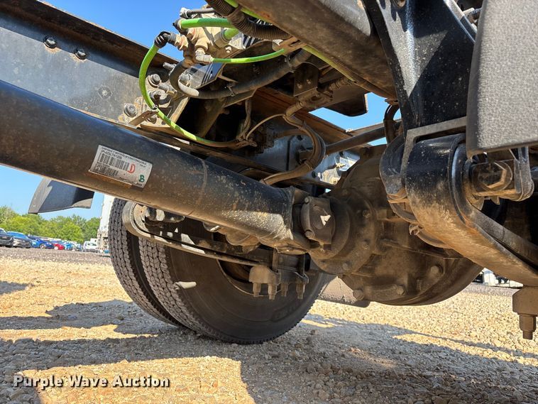 image for item YA4094 2019 International RH613 semi truck