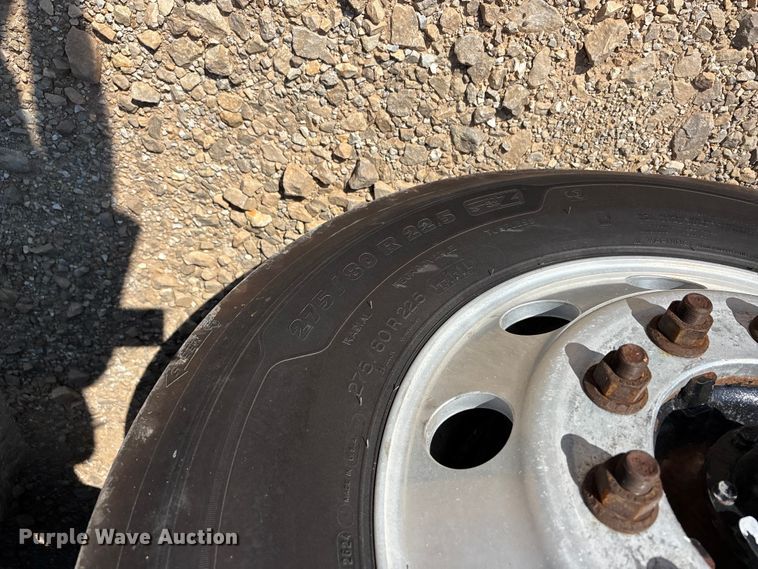 image for item YA4094 2019 International RH613 semi truck