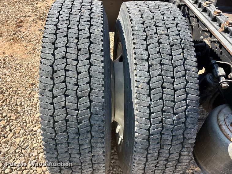 image for item YA4094 2019 International RH613 semi truck