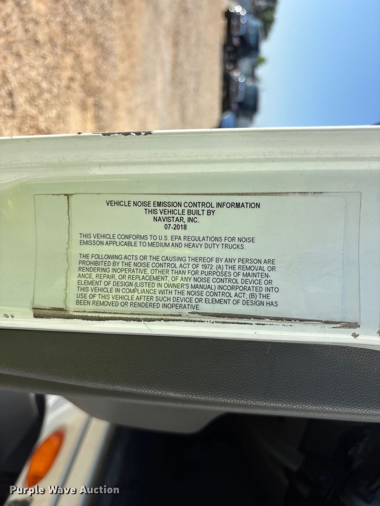 image for item YA4094 2019 International RH613 semi truck